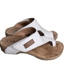 Taos Loop Thong Sandal Off White Leather Size 6 to 6.5 Preppy Comfort Spain